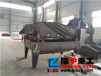 細沙回收設(shè)備車間生產(chǎn)中 細沙回收設(shè)備車間生產(chǎn)中.jpg